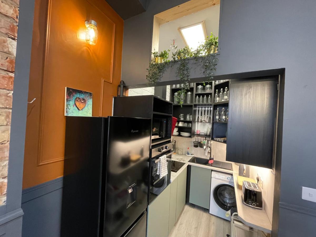 Adeamstays Provides Beautiful Centrally Located 1 And 2 Bed Apartments On Liverpools Boulevard Exterior foto
