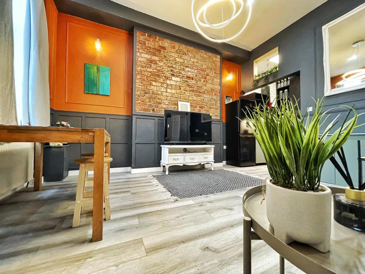 Adeamstays Provides Beautiful Centrally Located 1 And 2 Bed Apartments On Liverpools Boulevard Exterior foto