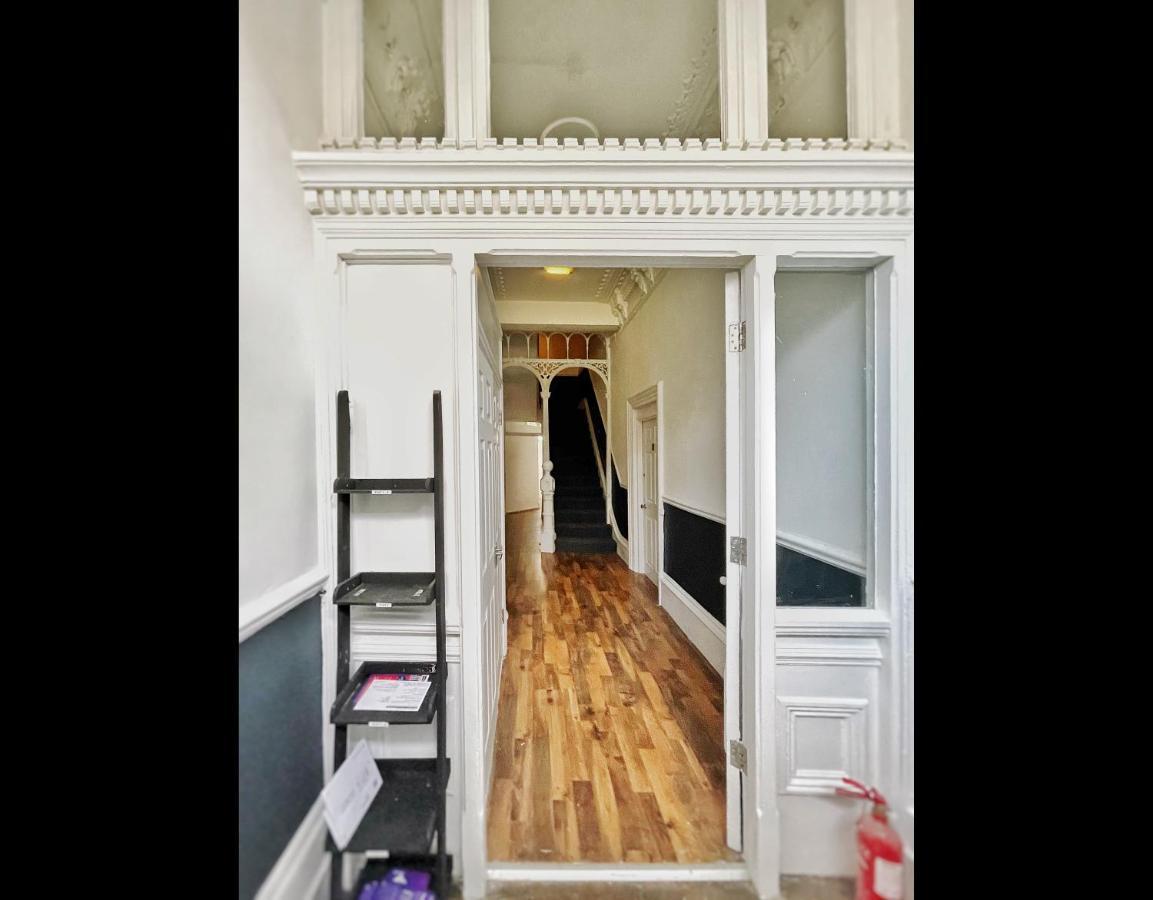 Adeamstays Provides Beautiful Centrally Located 1 And 2 Bed Apartments On Liverpools Boulevard Exterior foto