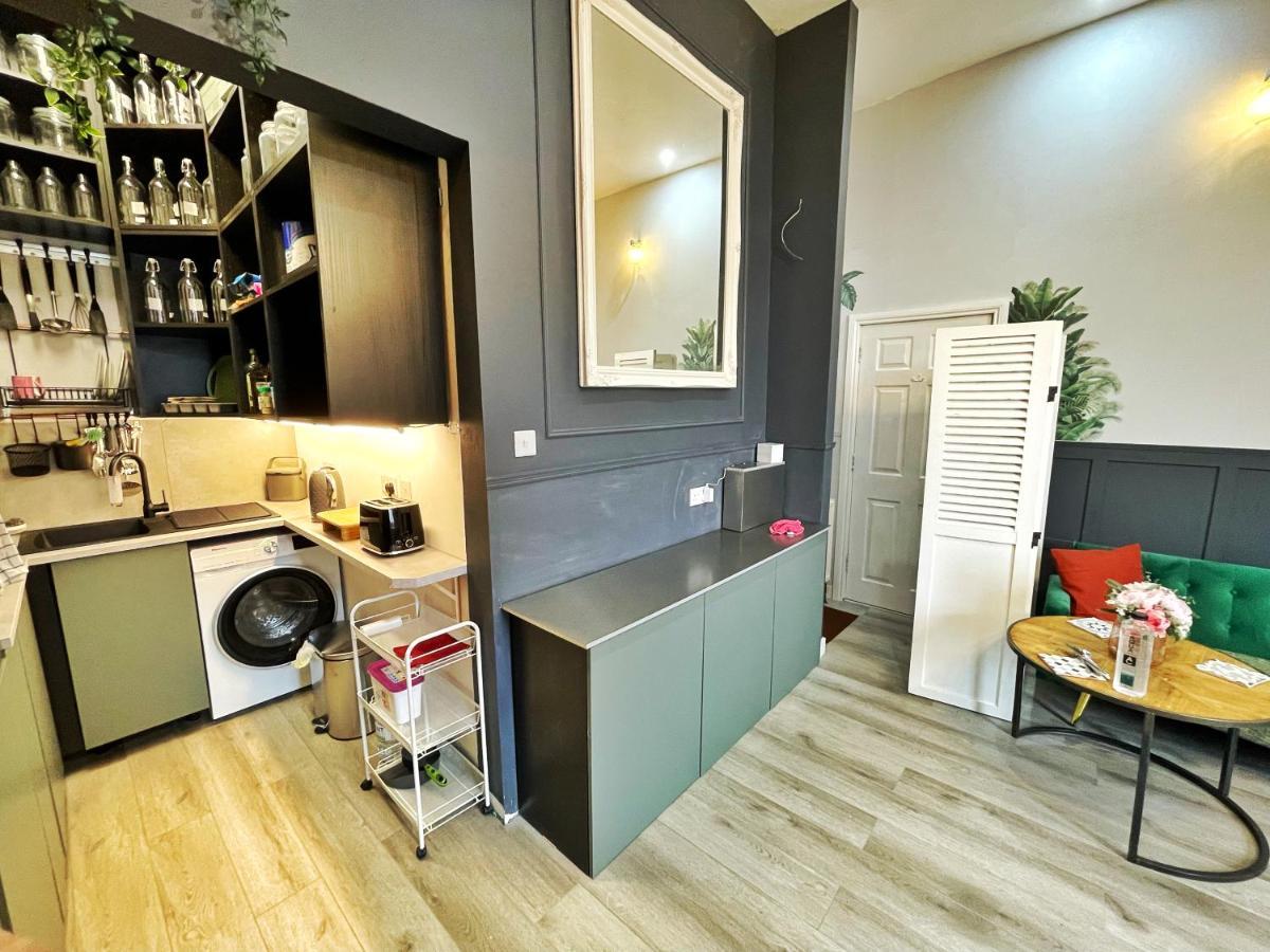 Adeamstays Provides Beautiful Centrally Located 1 And 2 Bed Apartments On Liverpools Boulevard Exterior foto