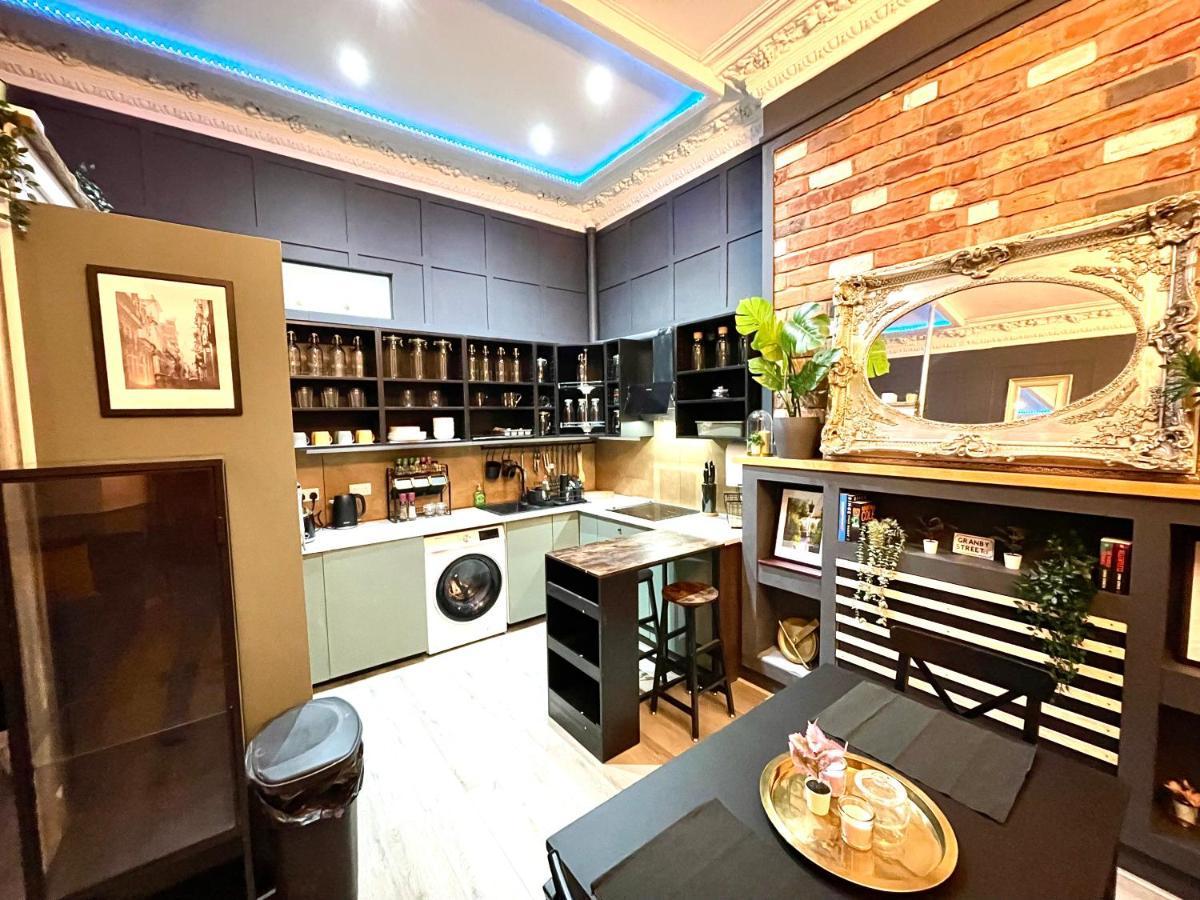 Adeamstays Provides Beautiful Centrally Located 1 And 2 Bed Apartments On Liverpools Boulevard Exterior foto