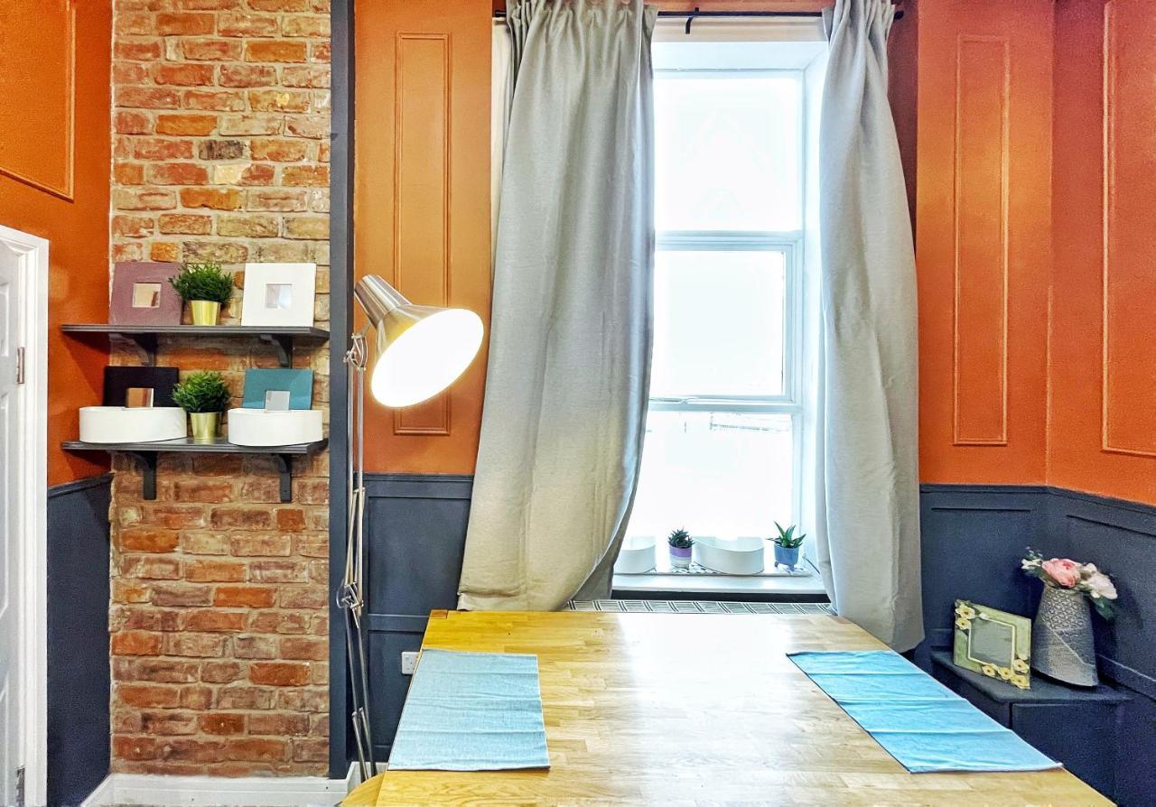 Adeamstays Provides Beautiful Centrally Located 1 And 2 Bed Apartments On Liverpools Boulevard Exterior foto