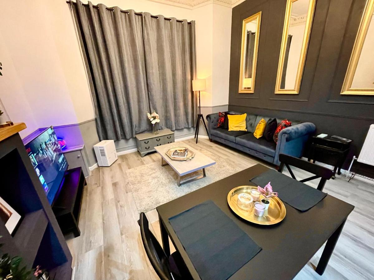 Adeamstays Provides Beautiful Centrally Located 1 And 2 Bed Apartments On Liverpools Boulevard Exterior foto