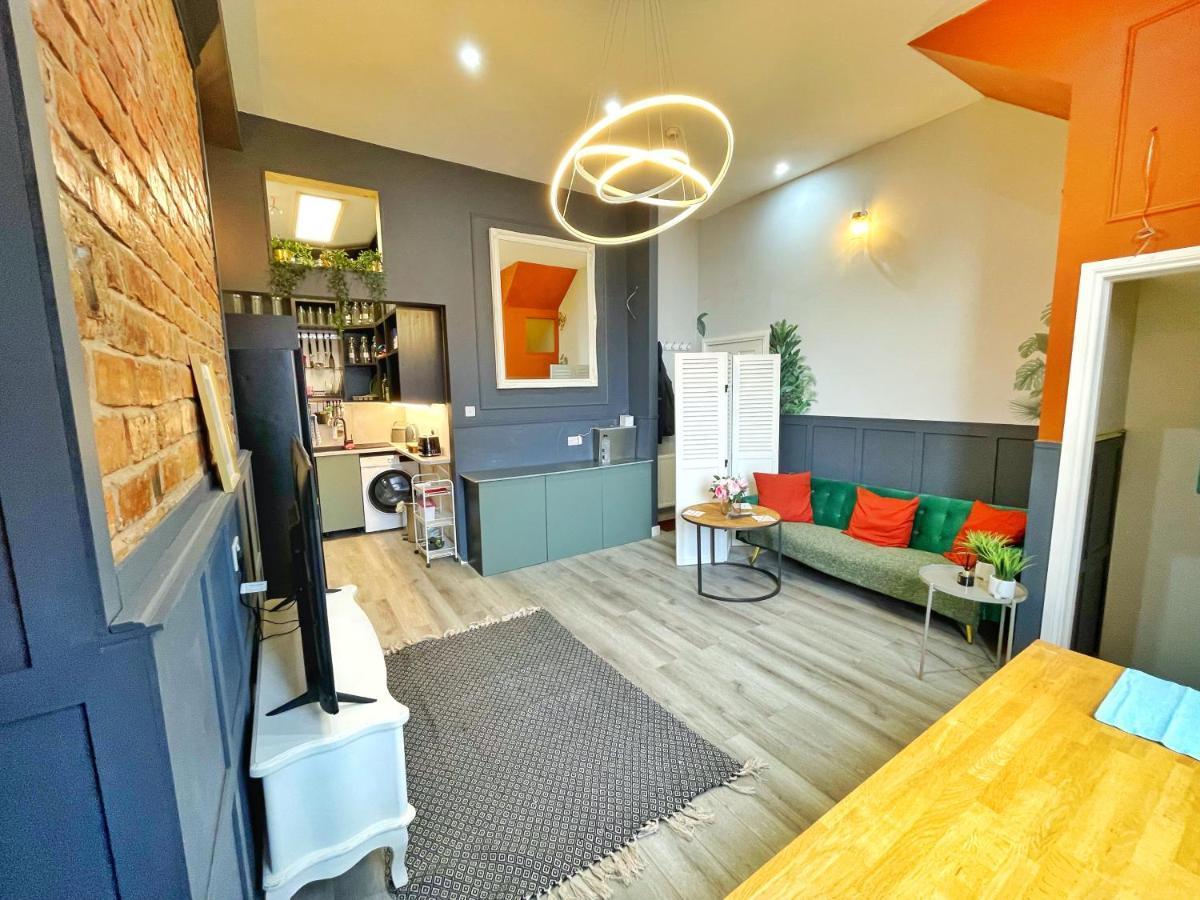 Adeamstays Provides Beautiful Centrally Located 1 And 2 Bed Apartments On Liverpools Boulevard Exterior foto
