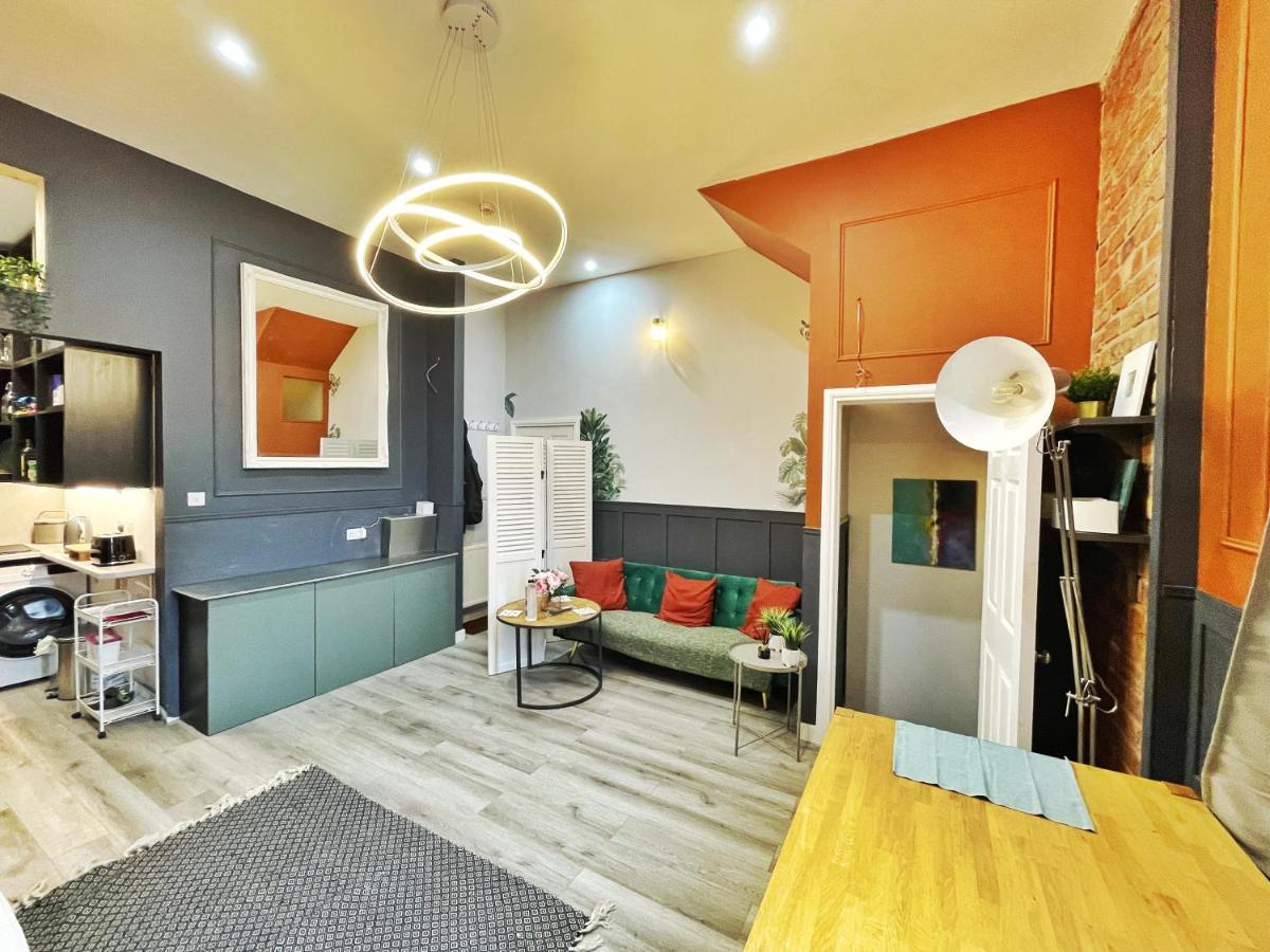 Adeamstays Provides Beautiful Centrally Located 1 And 2 Bed Apartments On Liverpools Boulevard Exterior foto