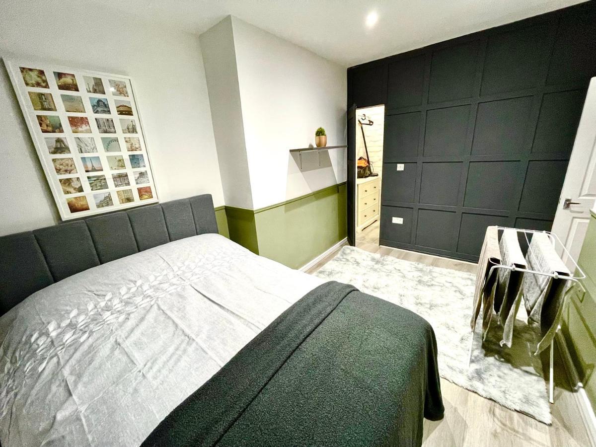 Adeamstays Provides Beautiful Centrally Located 1 And 2 Bed Apartments On Liverpools Boulevard Exterior foto