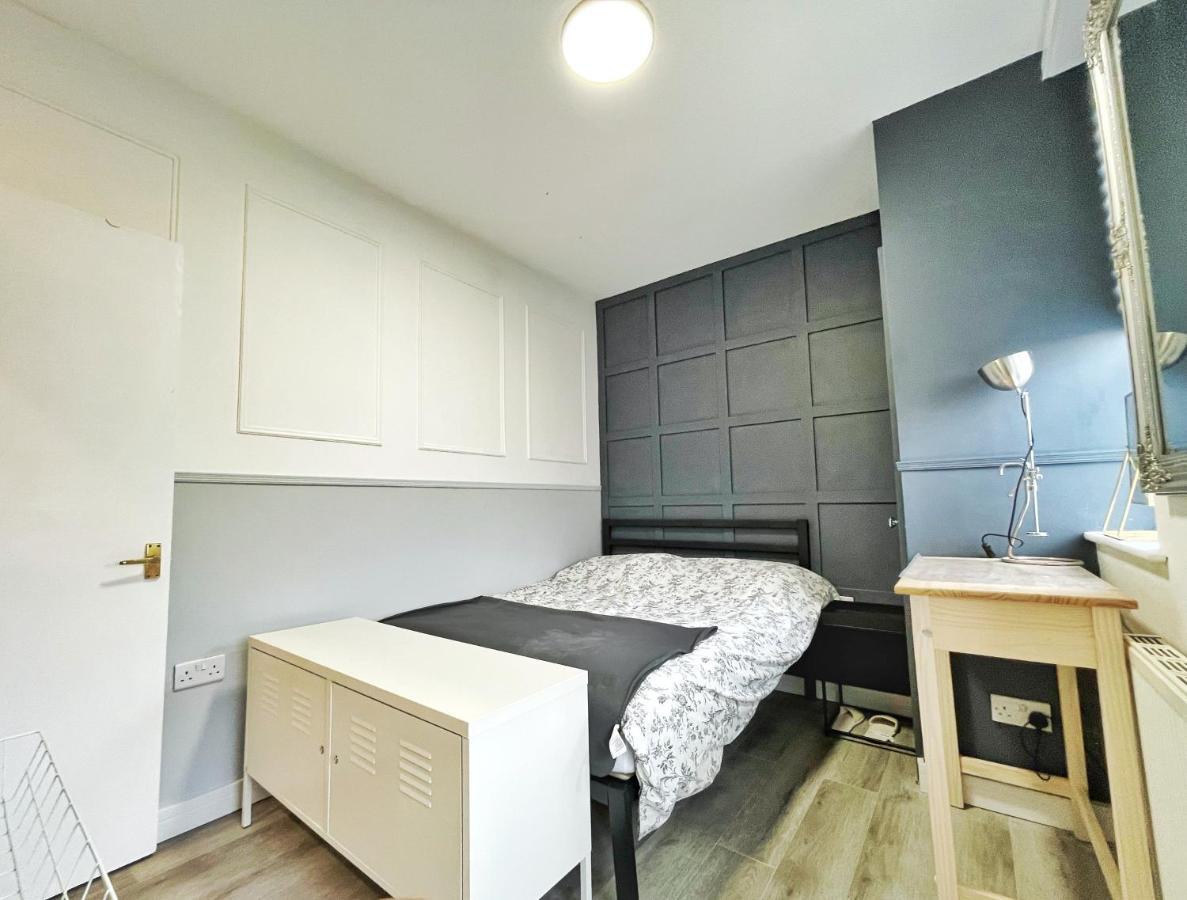 Adeamstays Provides Beautiful Centrally Located 1 And 2 Bed Apartments On Liverpools Boulevard Exterior foto