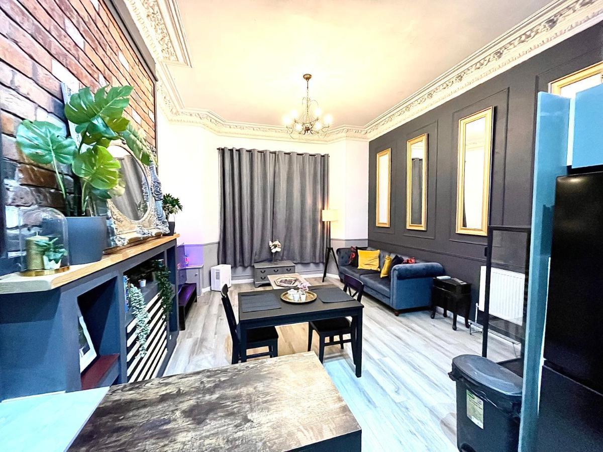 Adeamstays Provides Beautiful Centrally Located 1 And 2 Bed Apartments On Liverpools Boulevard Exterior foto