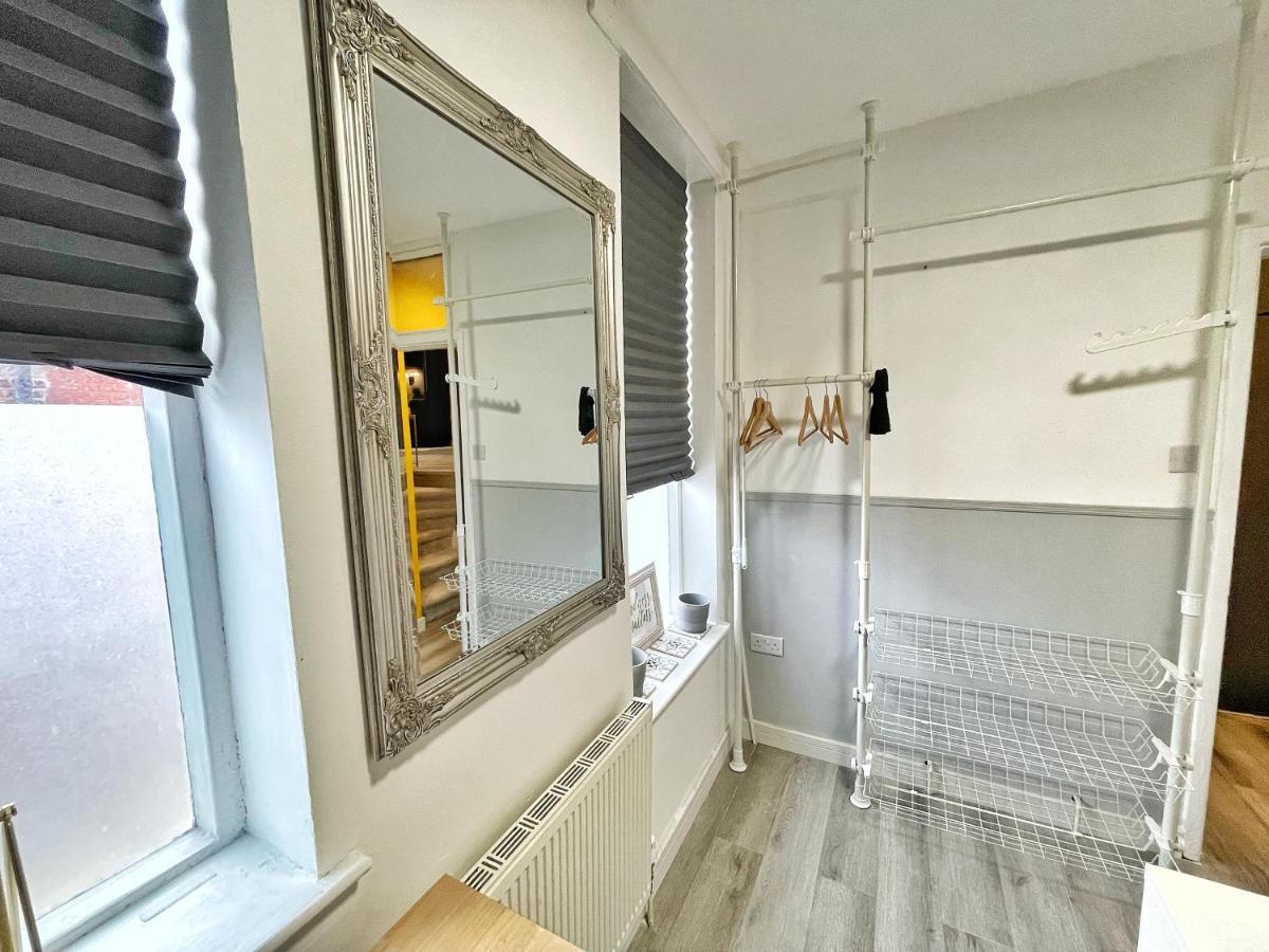 Adeamstays Provides Beautiful Centrally Located 1 And 2 Bed Apartments On Liverpools Boulevard Exterior foto