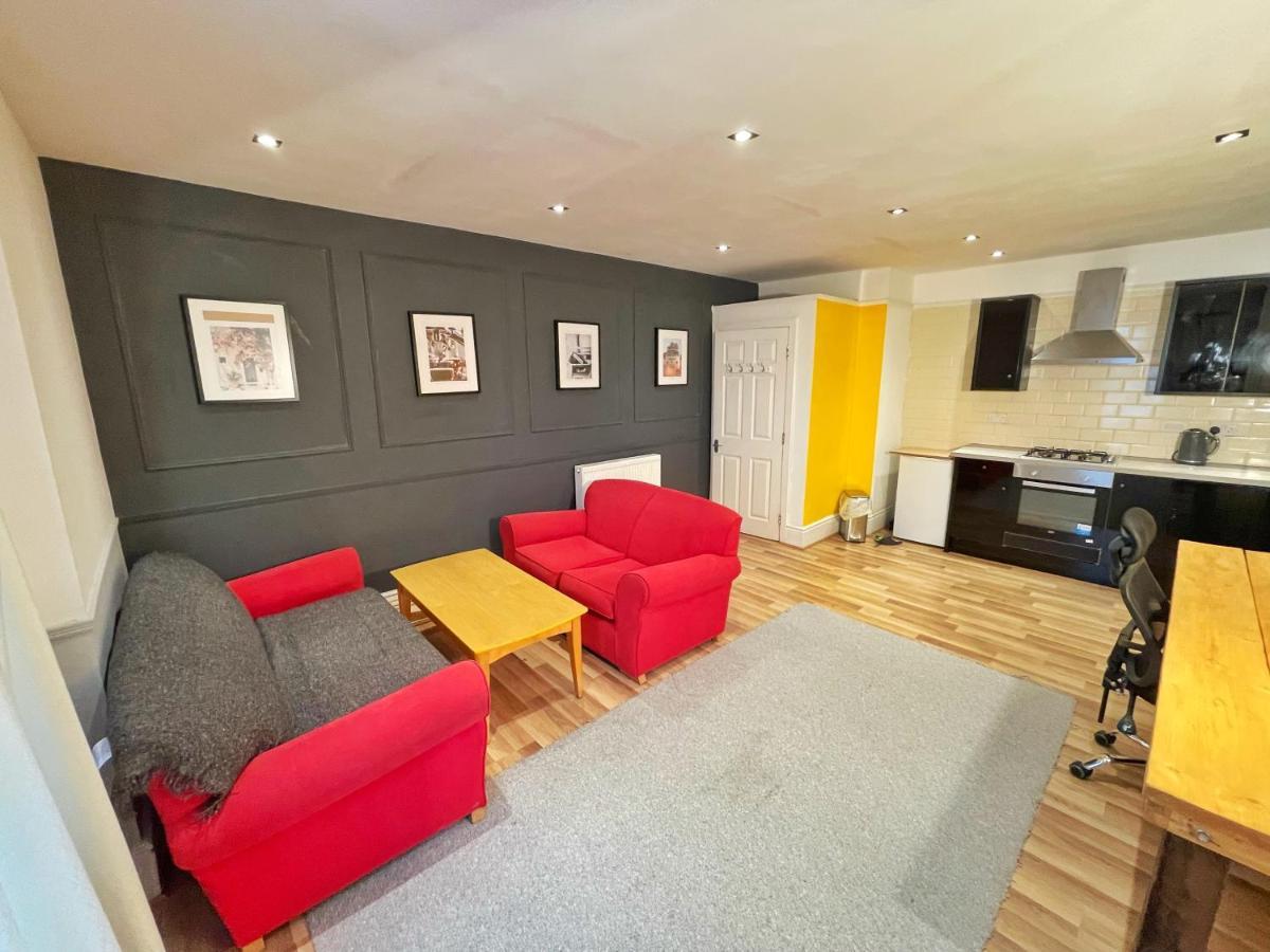Adeamstays Provides Beautiful Centrally Located 1 And 2 Bed Apartments On Liverpools Boulevard Exterior foto