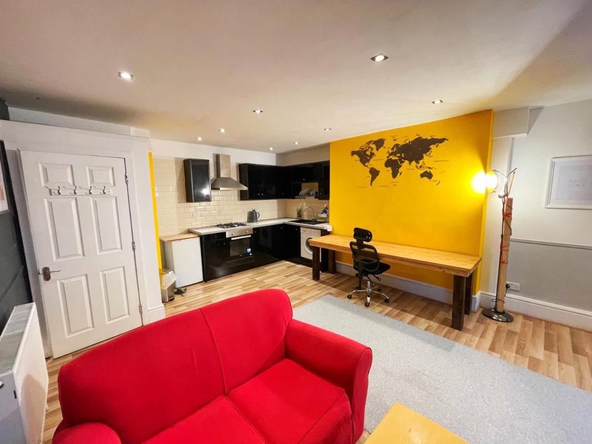 Adeamstays Provides Beautiful Centrally Located 1 And 2 Bed Apartments On Liverpools Boulevard Exterior foto
