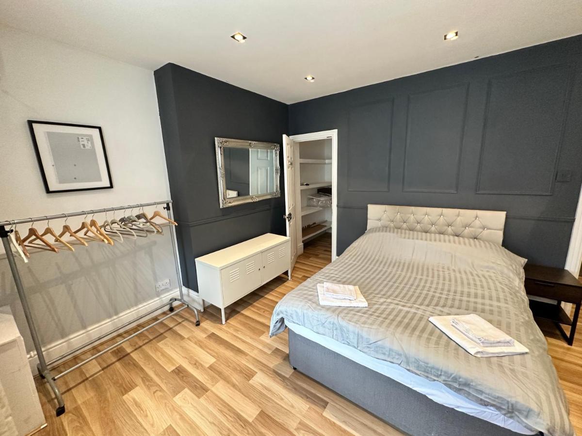 Adeamstays Provides Beautiful Centrally Located 1 And 2 Bed Apartments On Liverpools Boulevard Exterior foto