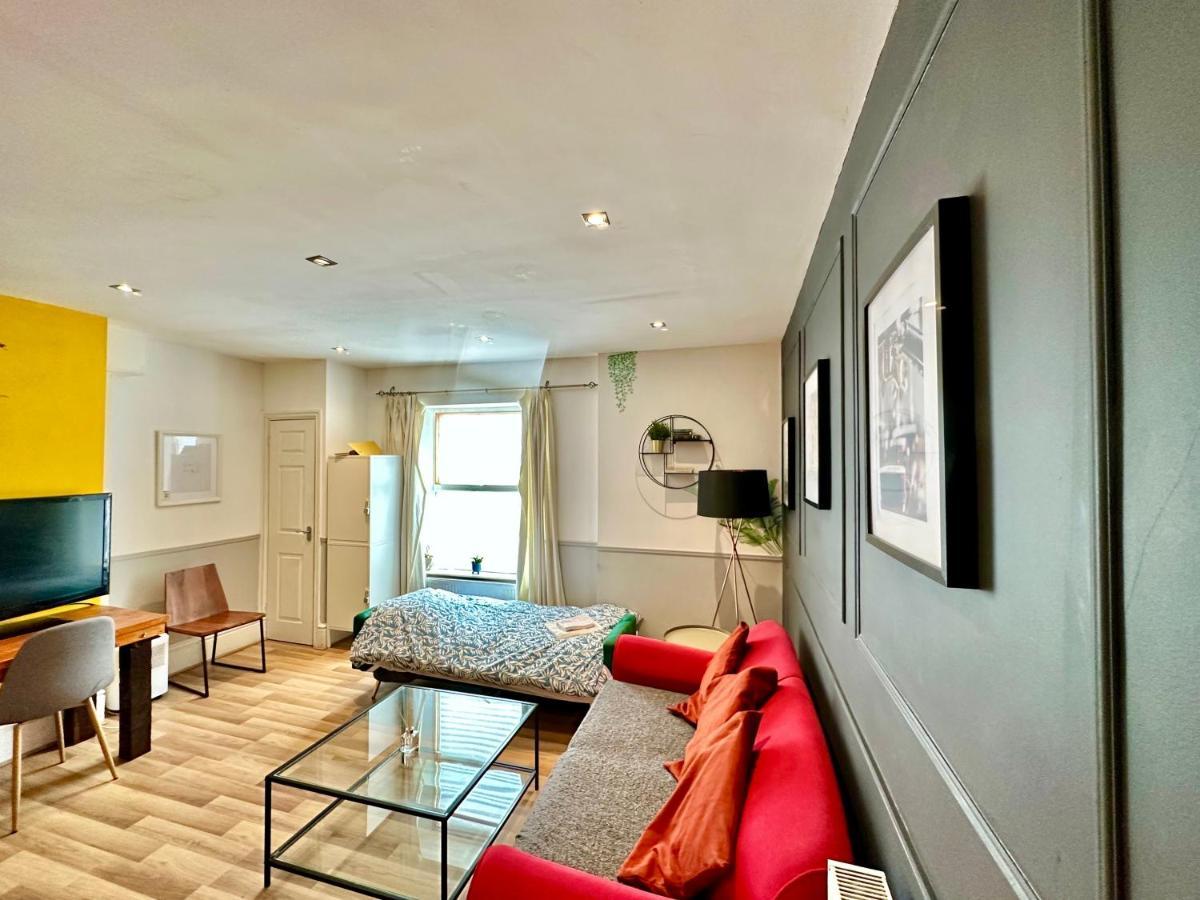 Adeamstays Provides Beautiful Centrally Located 1 And 2 Bed Apartments On Liverpools Boulevard Exterior foto