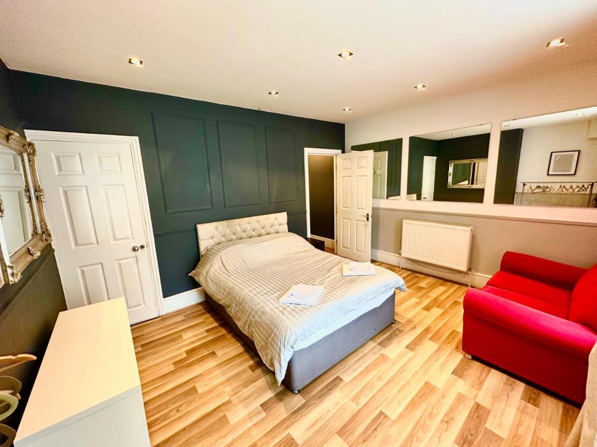 Adeamstays Provides Beautiful Centrally Located 1 And 2 Bed Apartments On Liverpools Boulevard Exterior foto