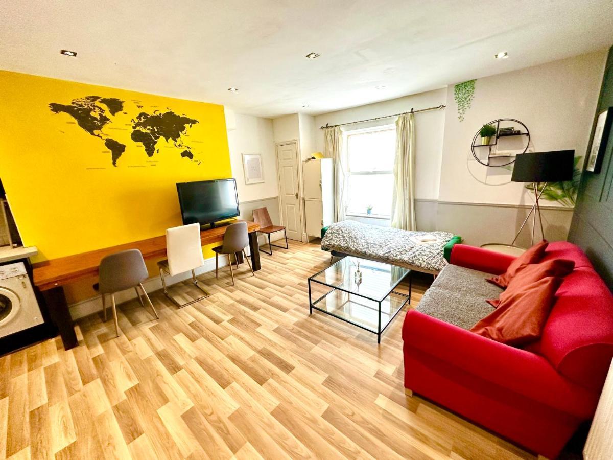 Adeamstays Provides Beautiful Centrally Located 1 And 2 Bed Apartments On Liverpools Boulevard Exterior foto
